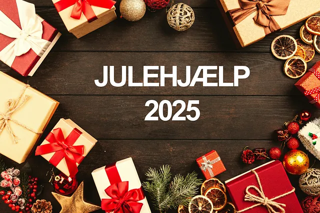 Pose med julehjælp bliver udleveret til borger